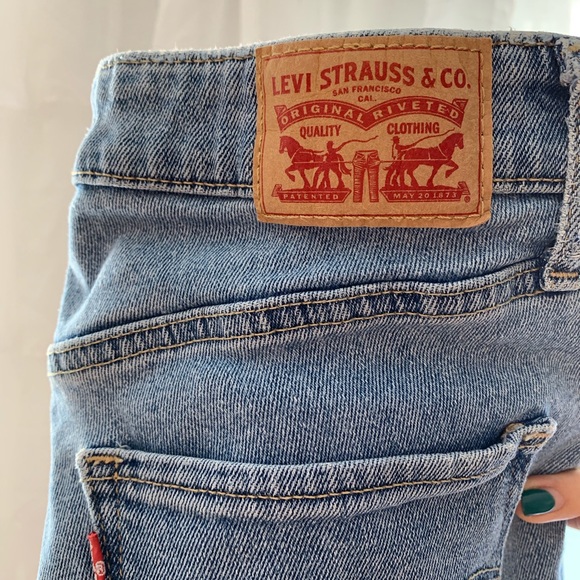 Levi High Waisted Jeans - Picture 4 of 6